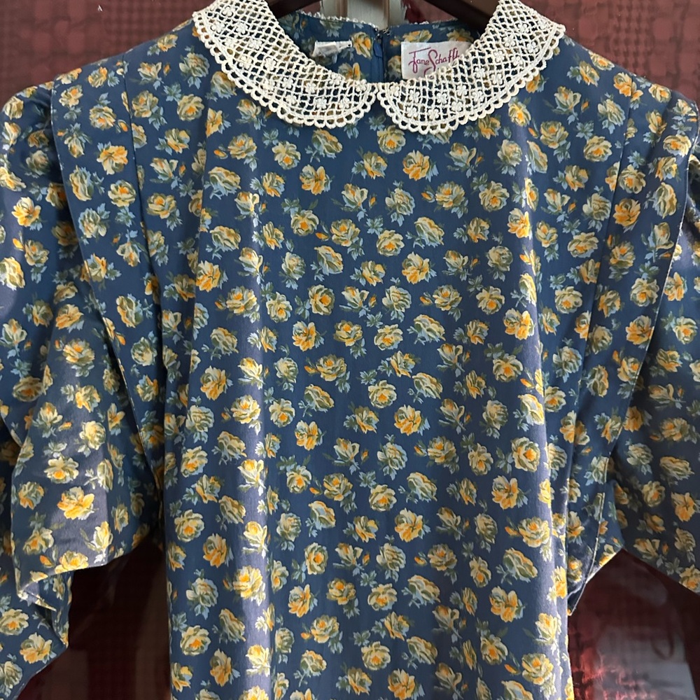 Floral Dress with Lace Collar